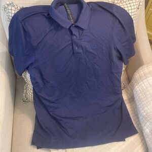 Lulu lemon men’s shirt size small in navy.